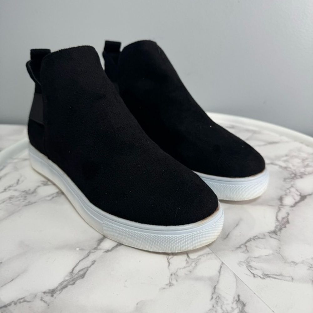 Lily Women’s Wedge Sneakers sz 7 NEW # bag V-14